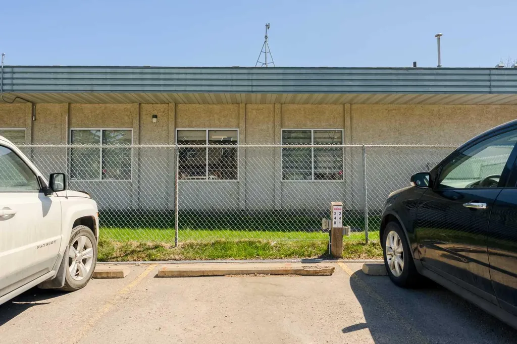 420 Grier Avenue NE Calgary AB T2K 5X6