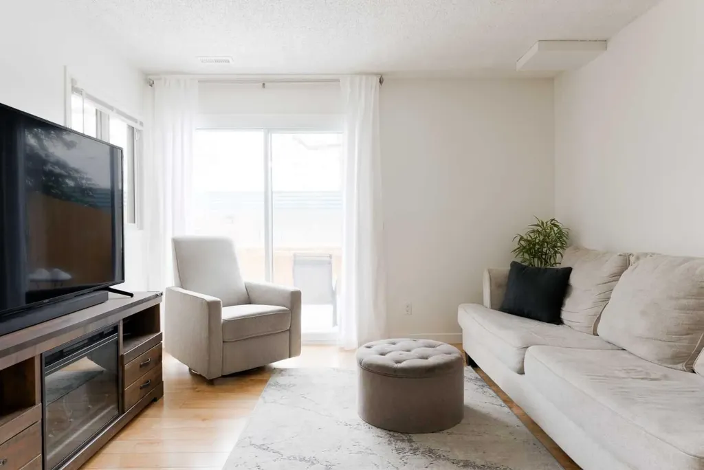 420 Grier Avenue NE Calgary AB T2K 5X6