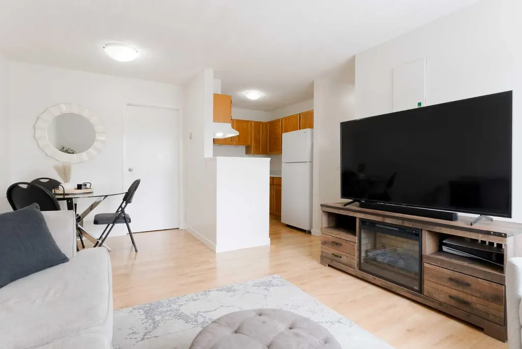 420 Grier Avenue NE Calgary AB T2K 5X6
