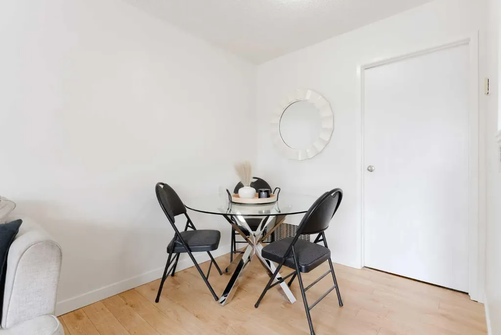 420 Grier Avenue NE Calgary AB T2K 5X6