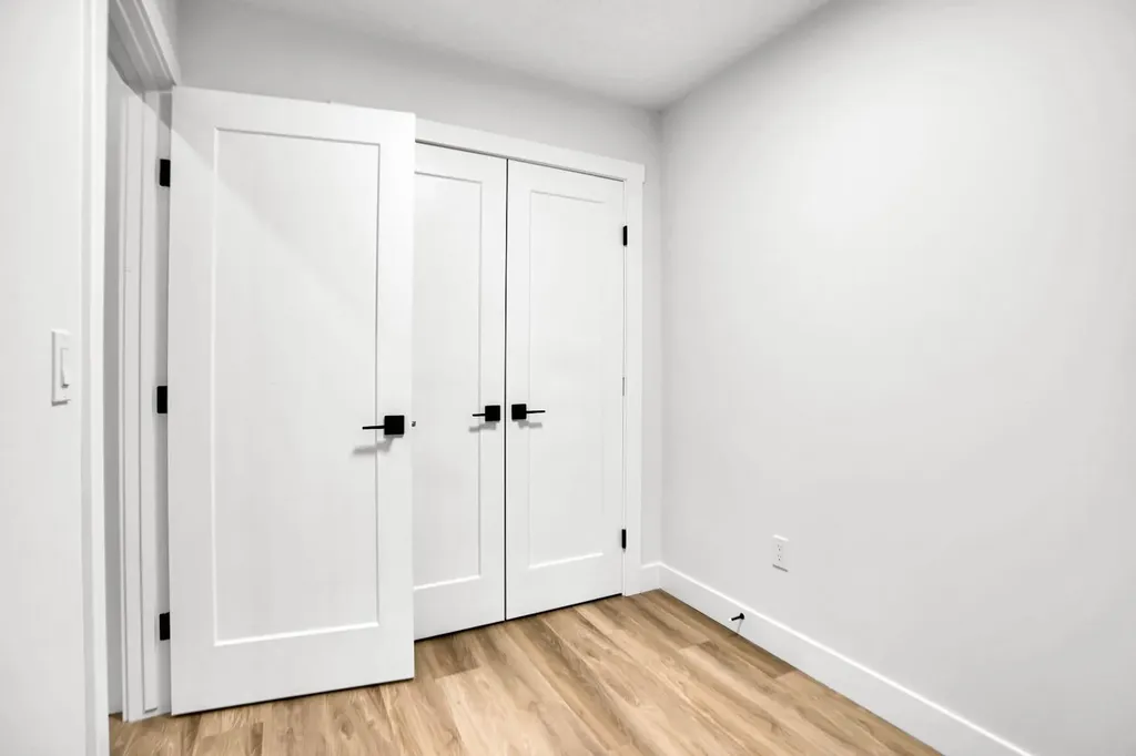 8528 47 Avenue NW Calgary AB t3b1z9