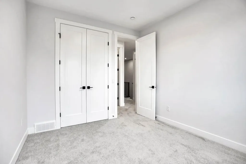 8528 47 Avenue NW Calgary AB t3b1z9