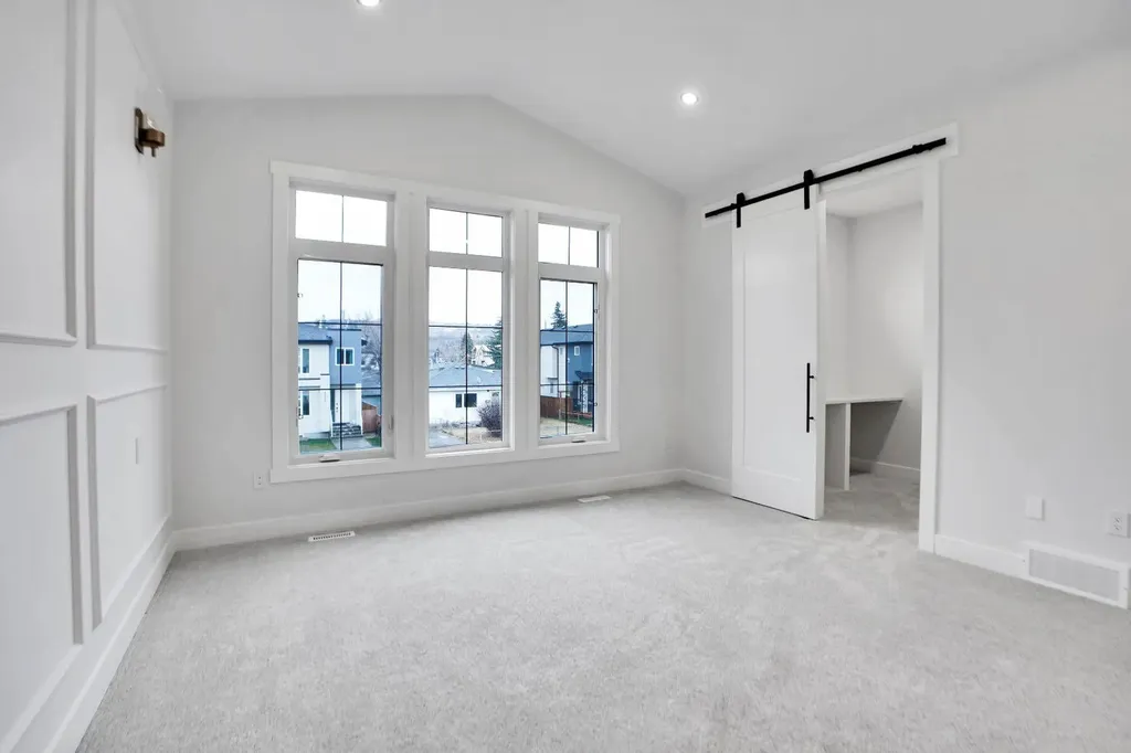 8528 47 Avenue NW Calgary AB t3b1z9