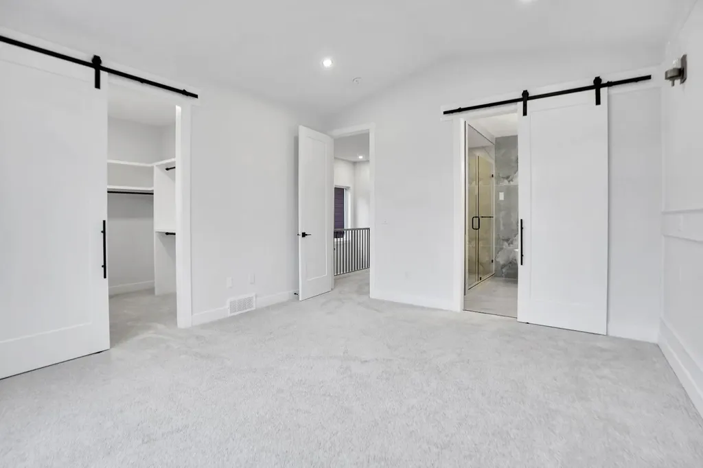 8528 47 Avenue NW Calgary AB t3b1z9