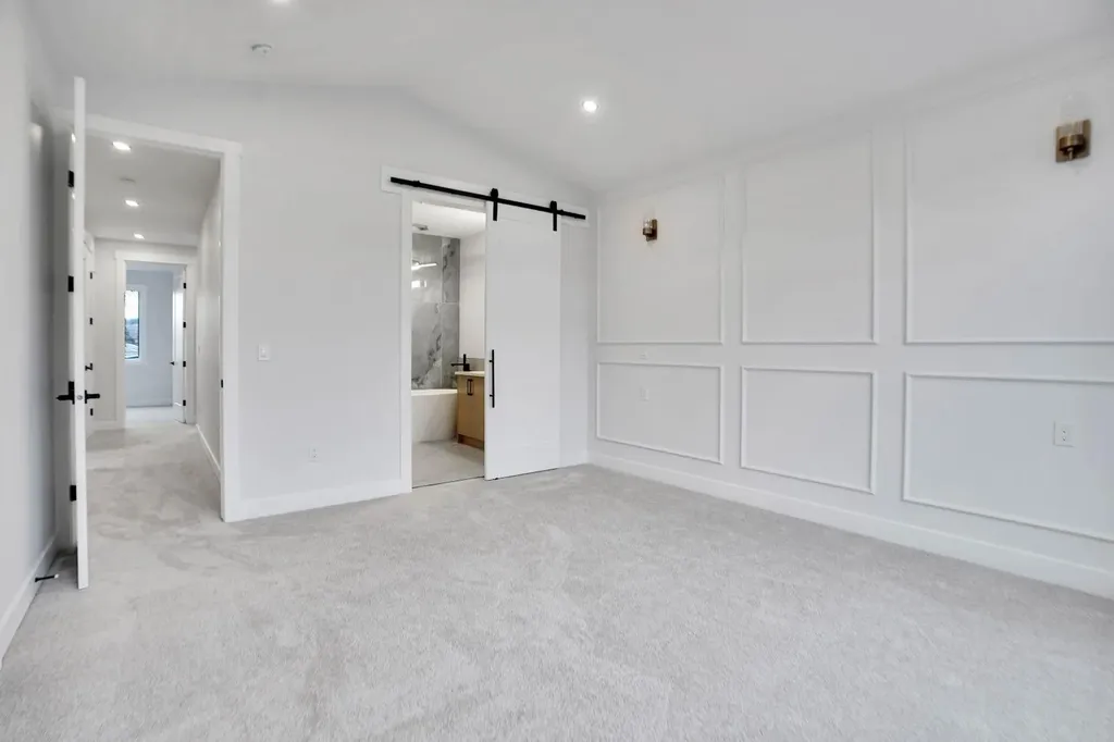 8528 47 Avenue NW Calgary AB t3b1z9