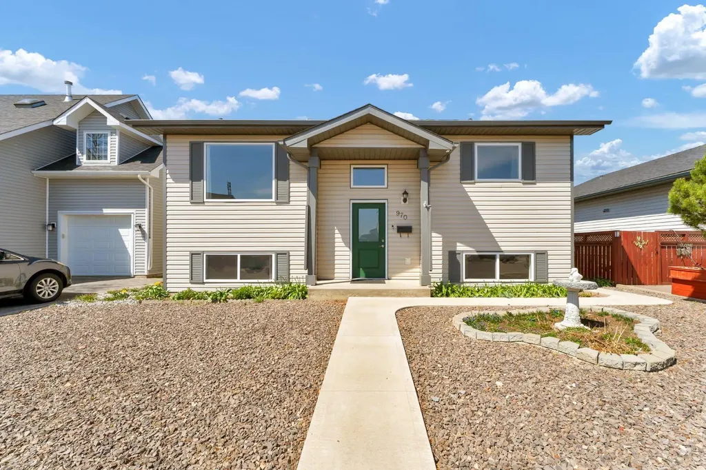 970 Kipling Crescent SW Redcliff AB T0J2P0