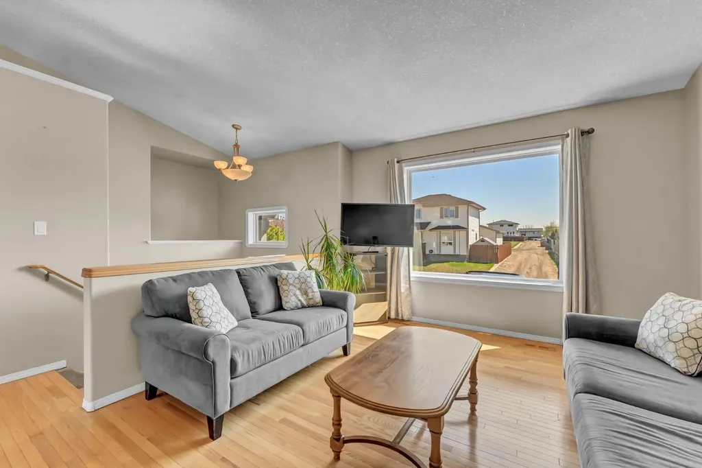 970 Kipling Crescent SW Redcliff AB T0J2P0