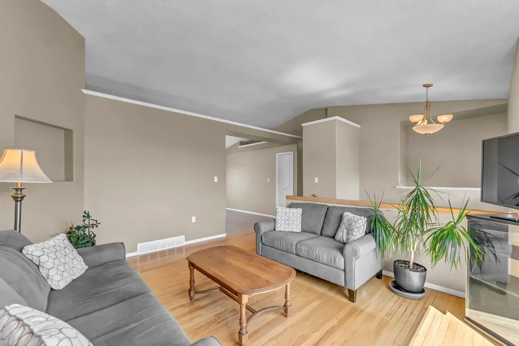 970 Kipling Crescent SW Redcliff AB T0J2P0