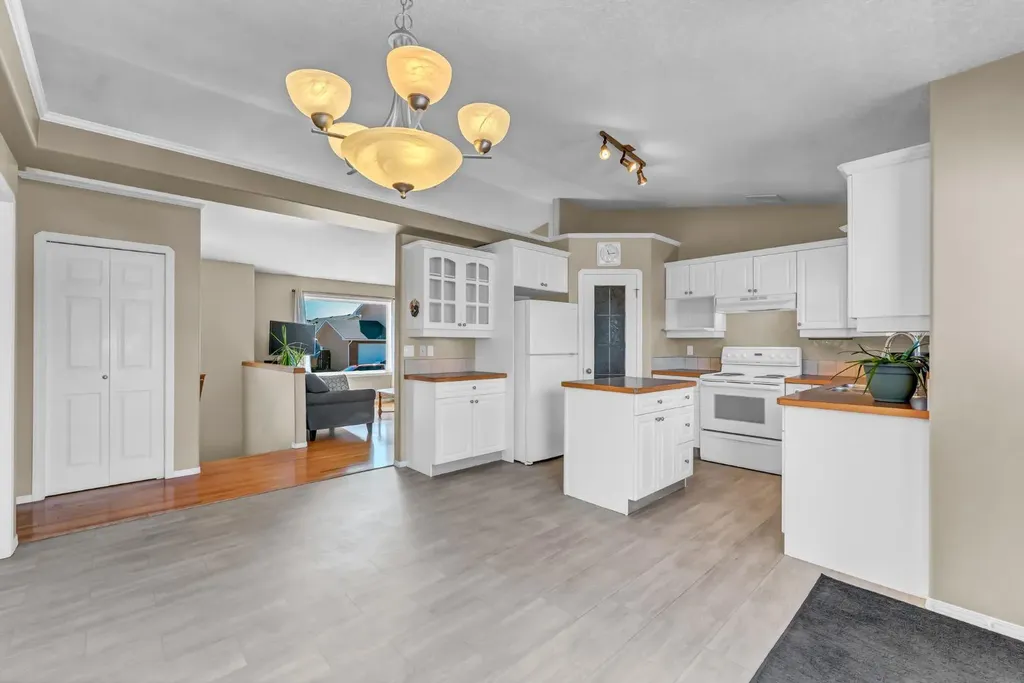 970 Kipling Crescent SW Redcliff AB T0J2P0