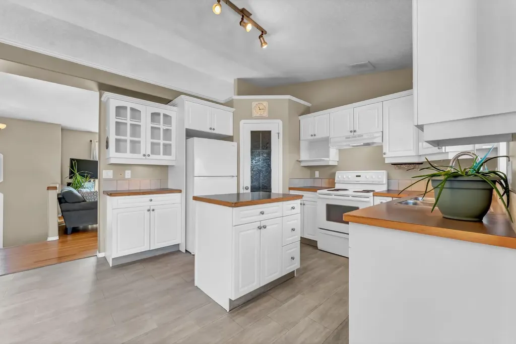 970 Kipling Crescent SW Redcliff AB T0J2P0