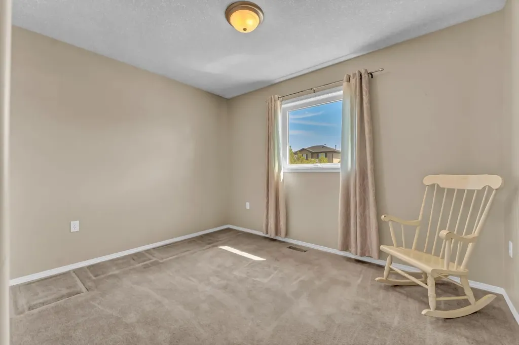 970 Kipling Crescent SW Redcliff AB T0J2P0