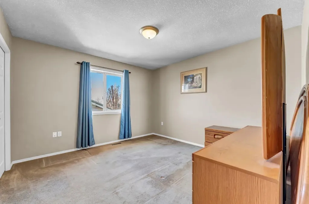 970 Kipling Crescent SW Redcliff AB T0J2P0