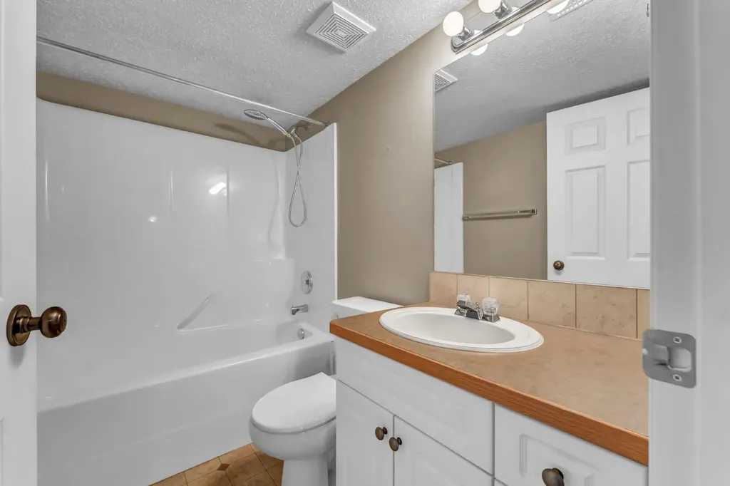 970 Kipling Crescent SW Redcliff AB T0J2P0