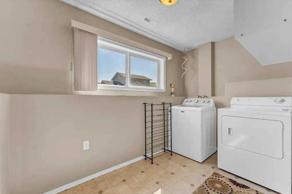 970 Kipling Crescent SW Redcliff AB T0J2P0