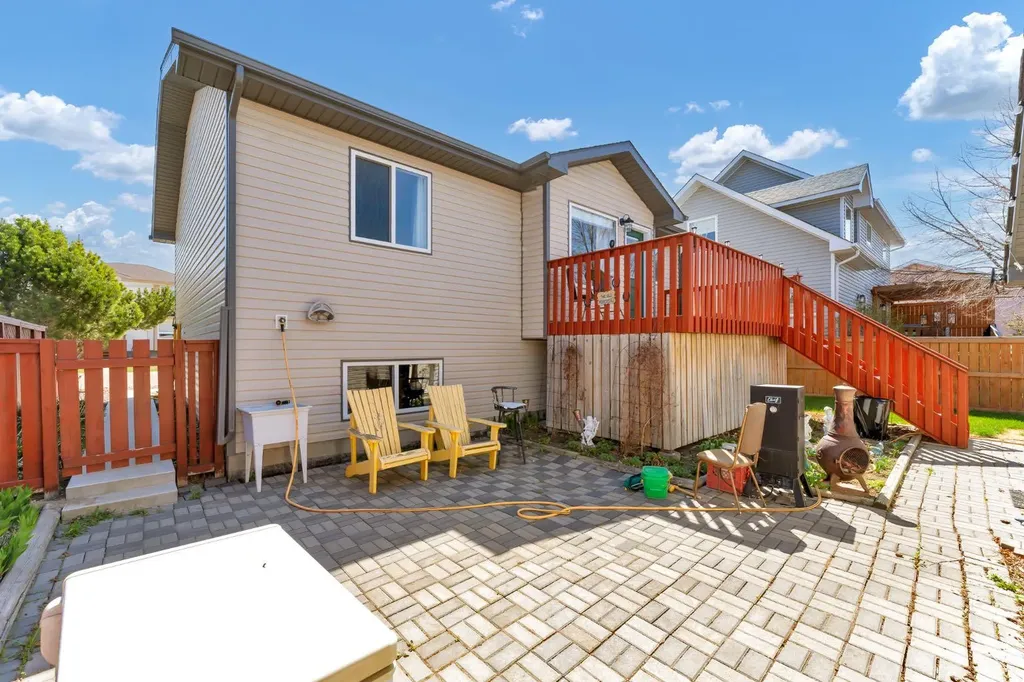 970 Kipling Crescent SW Redcliff AB T0J2P0