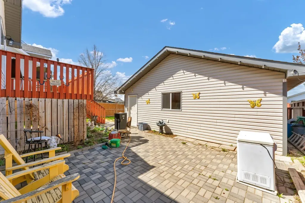 970 Kipling Crescent SW Redcliff AB T0J2P0