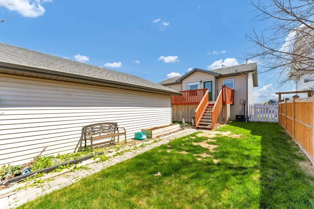 970 Kipling Crescent SW Redcliff AB T0J2P0