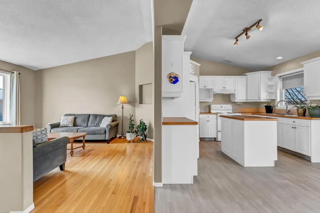 970 Kipling Crescent SW Redcliff AB T0J2P0