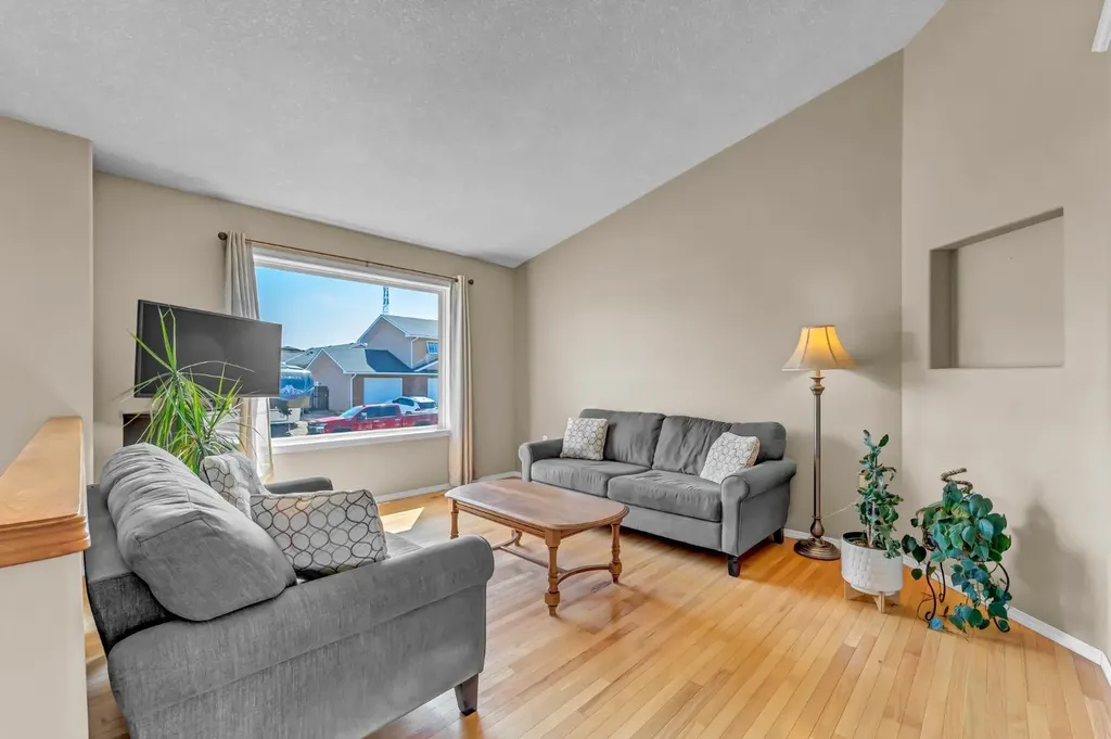970 Kipling Crescent SW Redcliff AB T0J2P0
