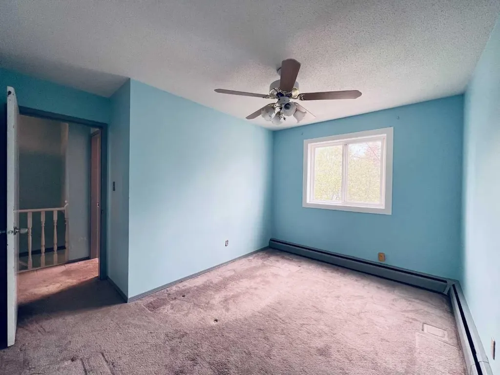 3809 45 Street SW Calgary AB T3E 3H4