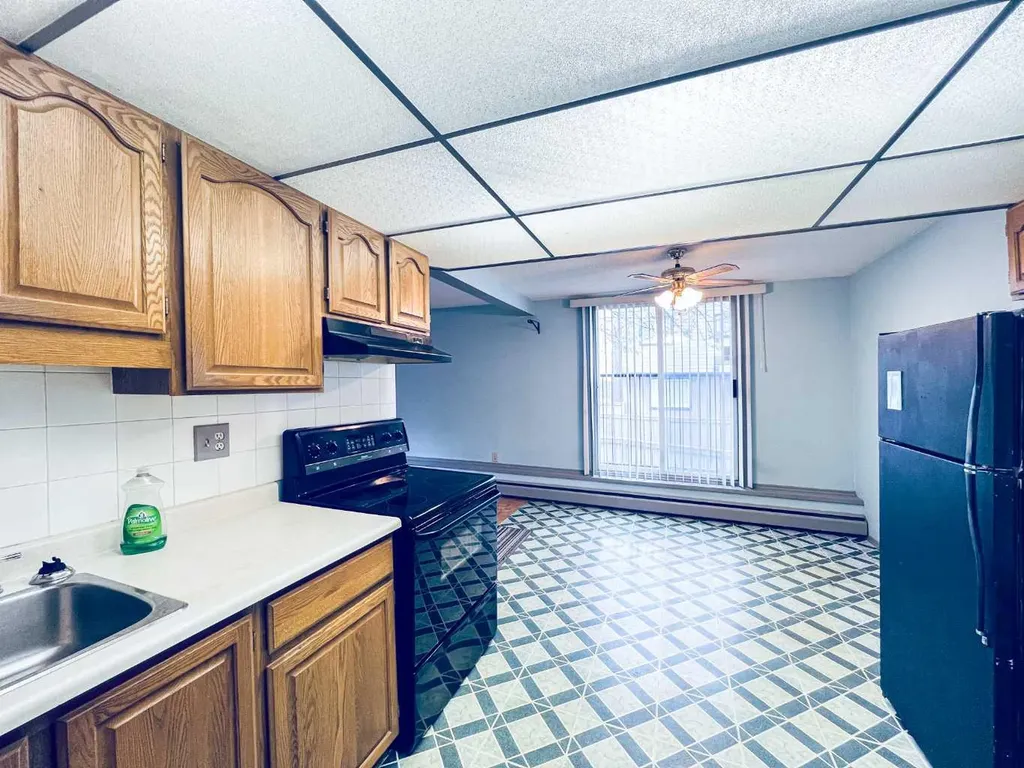 3809 45 Street SW Calgary AB T3E 3H4