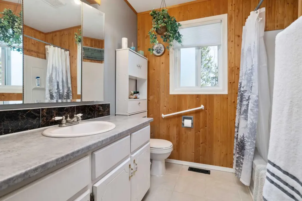 22321 Twp Road 414 Rural Lacombe County AB T4L 0H6