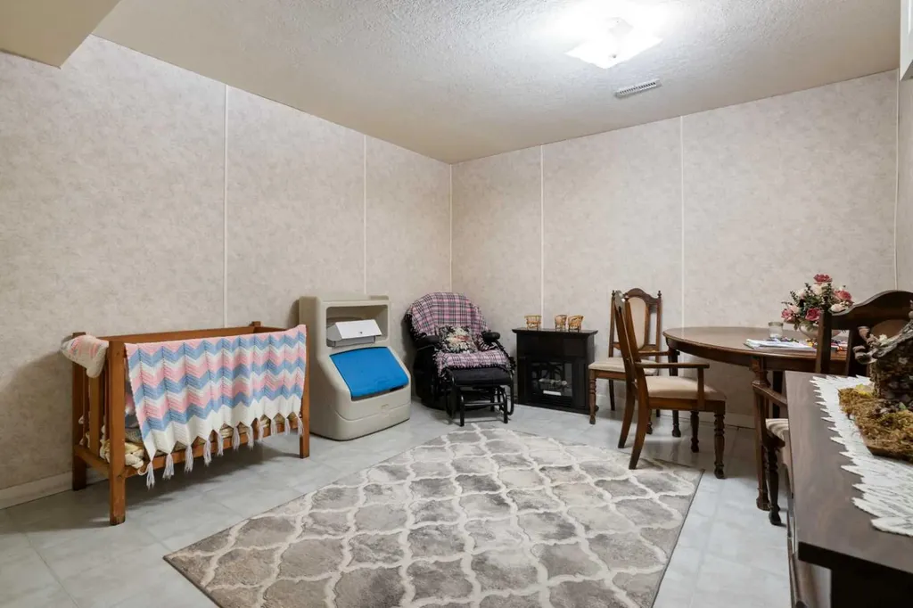 22321 Twp Road 414 Rural Lacombe County AB T4L 0H6
