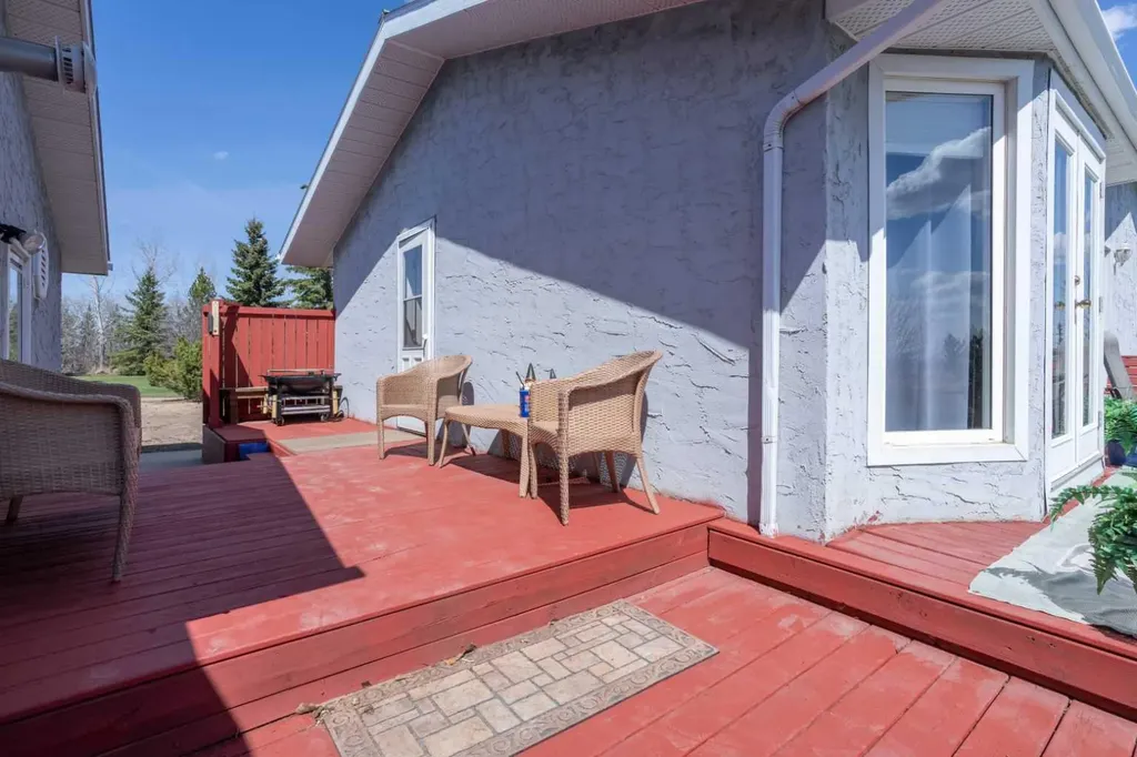 22321 Twp Road 414 Rural Lacombe County AB T4L 0H6