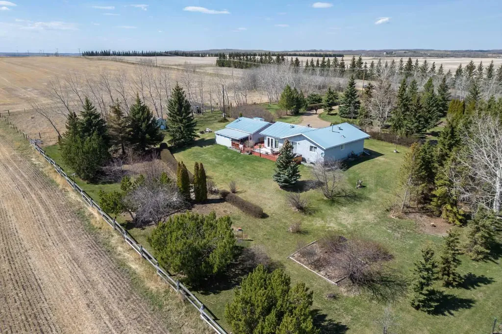22321 Twp Road 414 Rural Lacombe County AB T4L 0H6