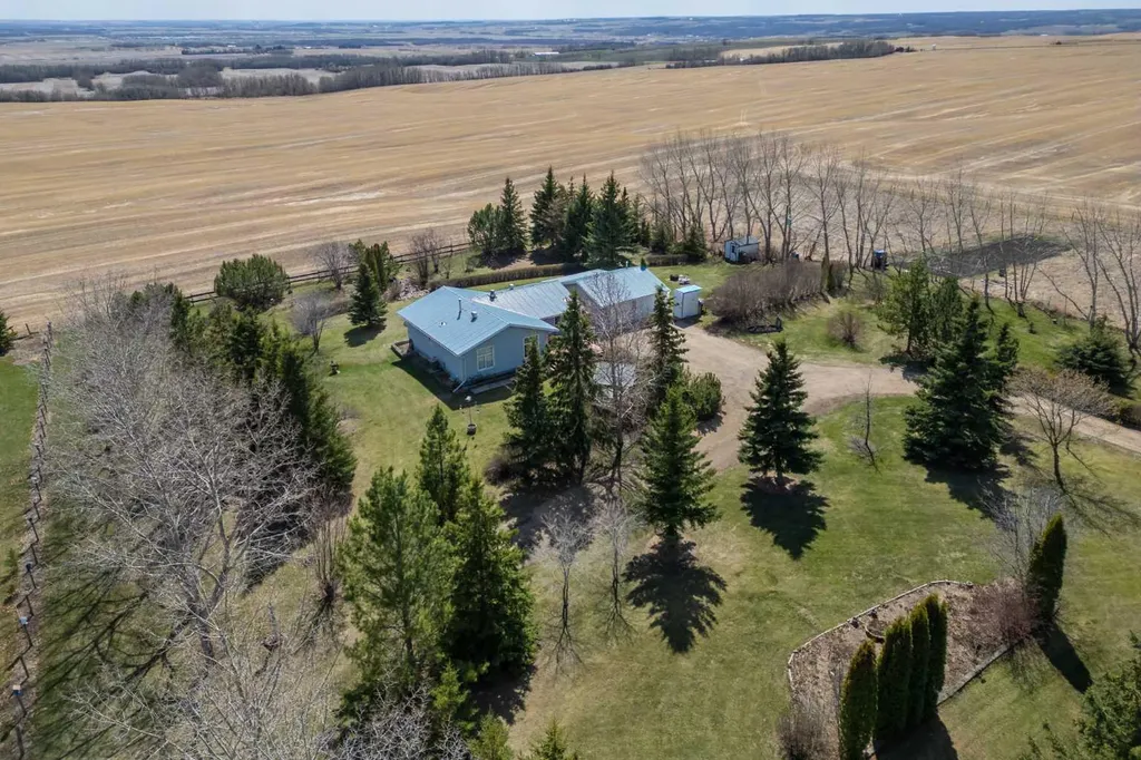 22321 Twp Road 414 Rural Lacombe County AB T4L 0H6