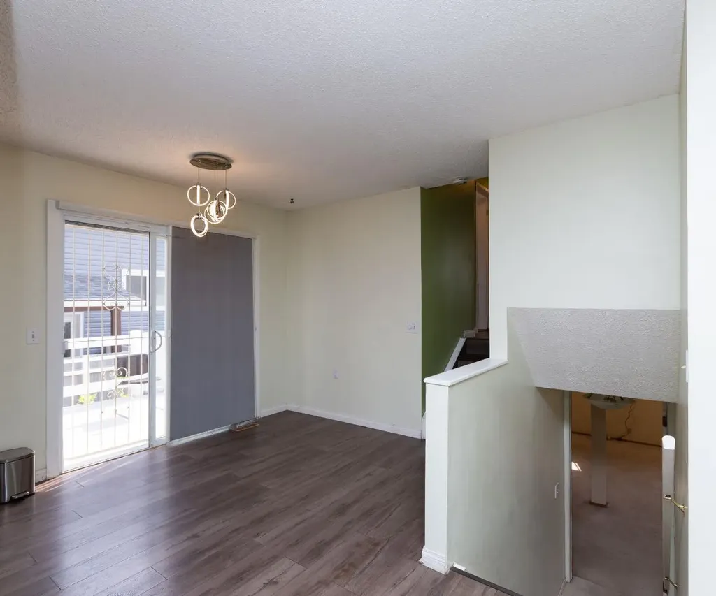 95 Castleridge Close NE Calgary AB T3J1Y9