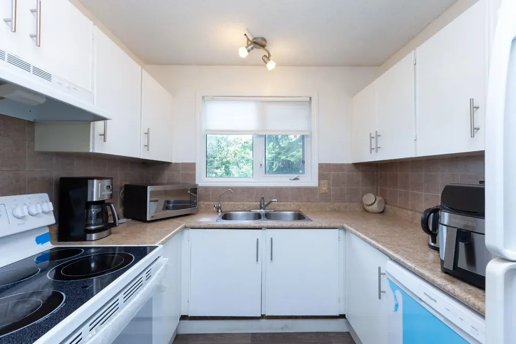 95 Castleridge Close NE Calgary AB T3J1Y9