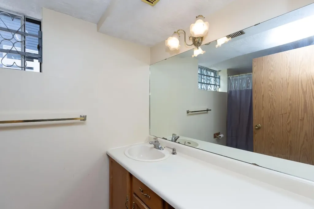 95 Castleridge Close NE Calgary AB T3J1Y9