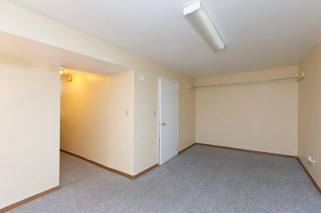 95 Castleridge Close NE Calgary AB T3J1Y9