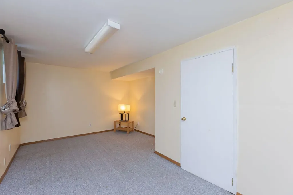 95 Castleridge Close NE Calgary AB T3J1Y9