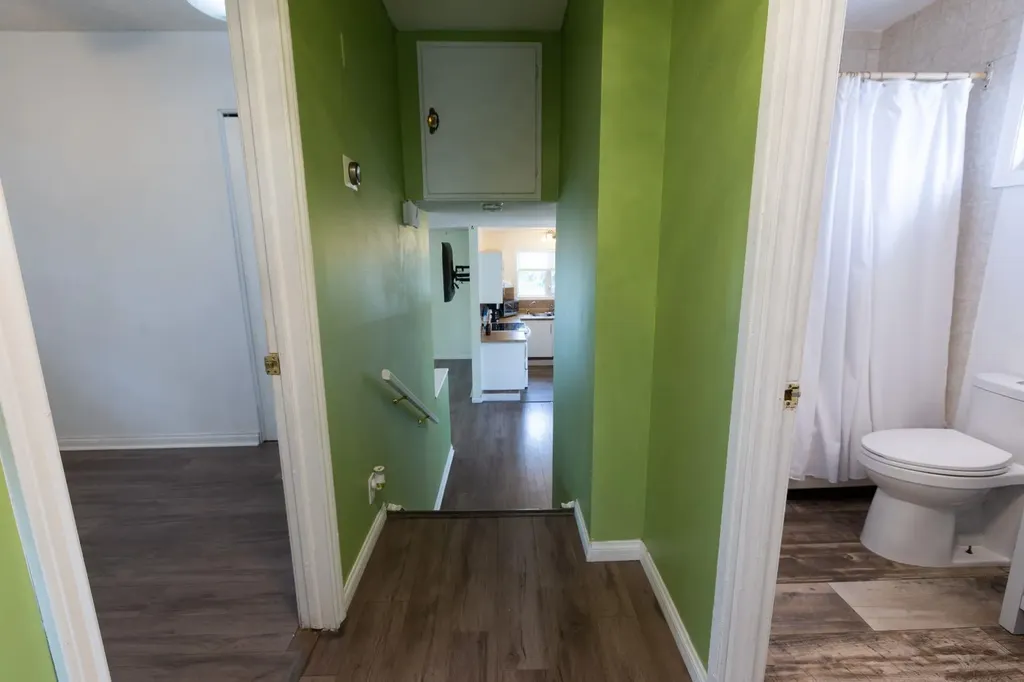 95 Castleridge Close NE Calgary AB T3J1Y9