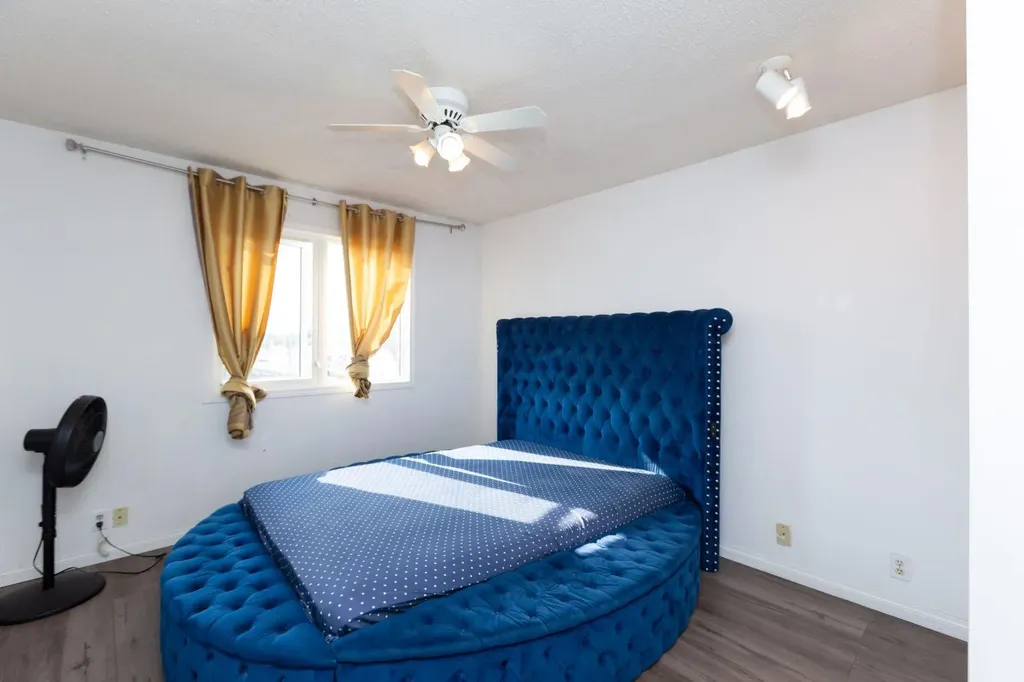 95 Castleridge Close NE Calgary AB T3J1Y9