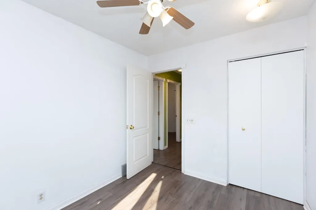 95 Castleridge Close NE Calgary AB T3J1Y9