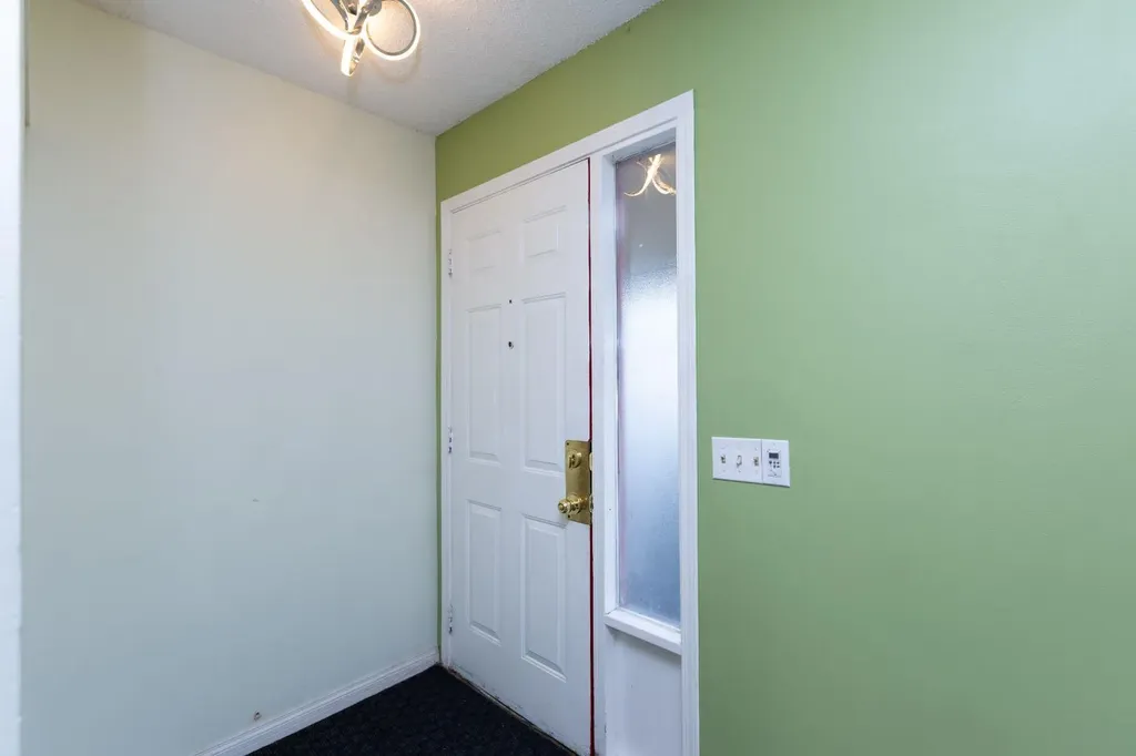 95 Castleridge Close NE Calgary AB T3J1Y9