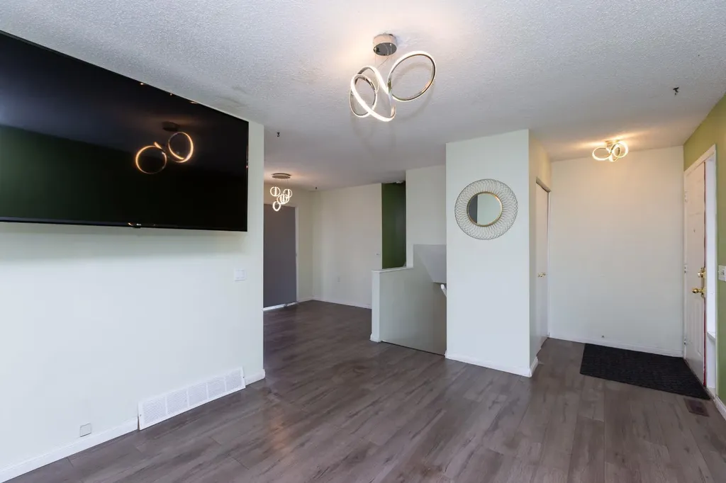 95 Castleridge Close NE Calgary AB T3J1Y9
