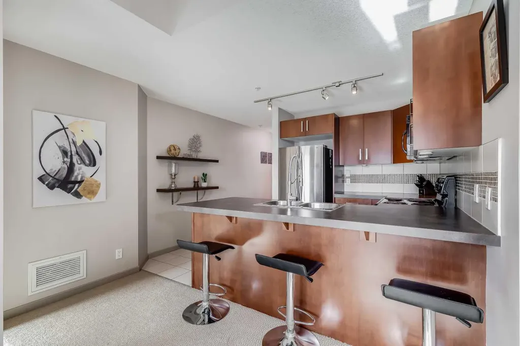 210 15 Avenue SE Calgary AB T2G 0B5