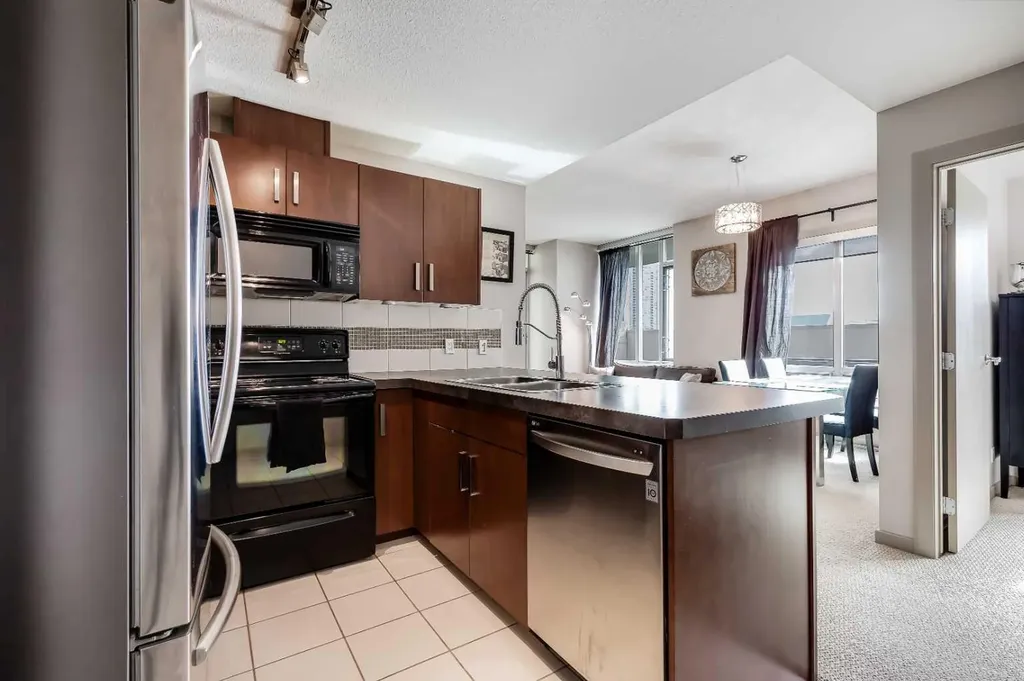 210 15 Avenue SE Calgary AB T2G 0B5