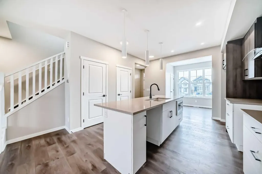 23 Magnolia Street SE Calgary AB T3M 4C8