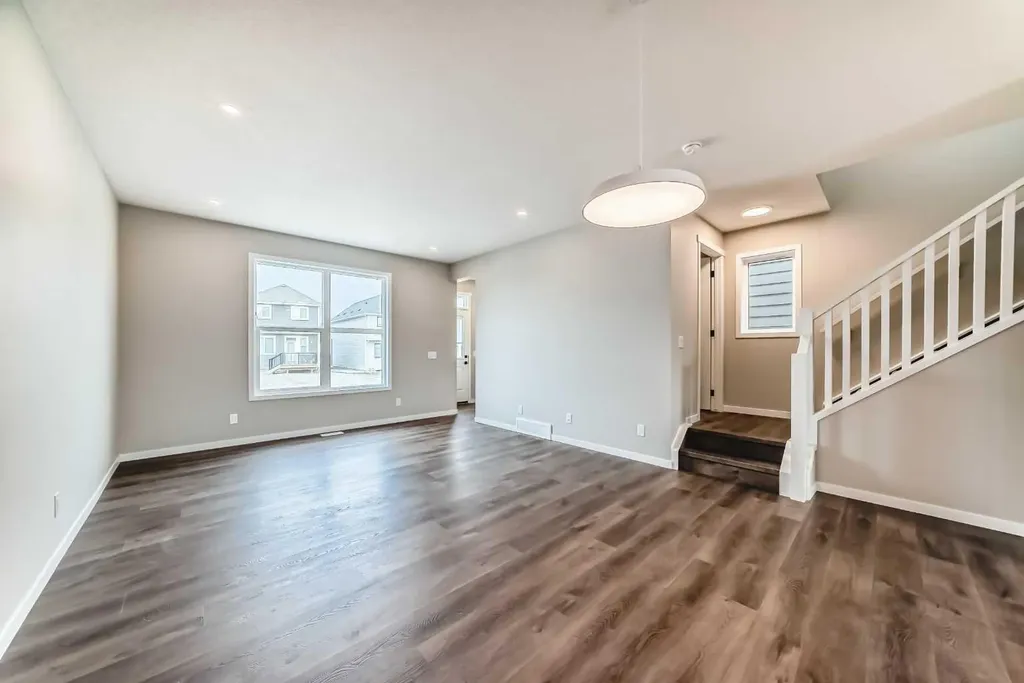 23 Magnolia Street SE Calgary AB T3M 4C8