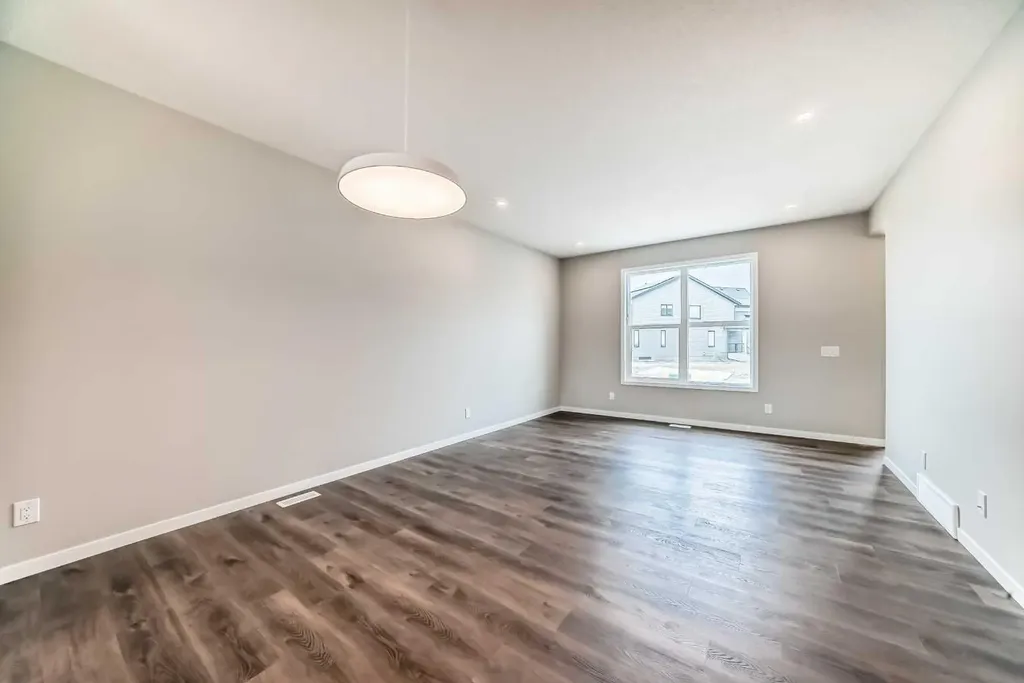 23 Magnolia Street SE Calgary AB T3M 4C8