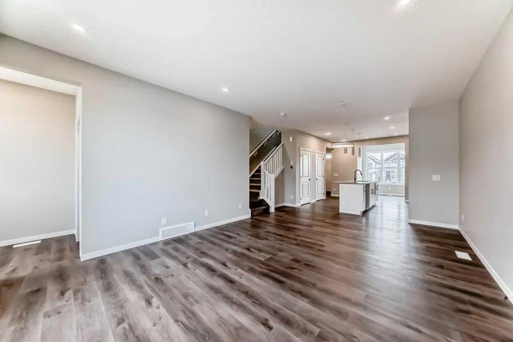 23 Magnolia Street SE Calgary AB T3M 4C8