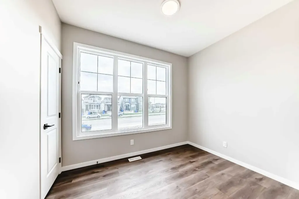 23 Magnolia Street SE Calgary AB T3M 4C8