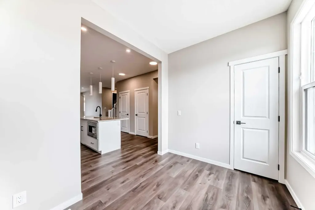 23 Magnolia Street SE Calgary AB T3M 4C8