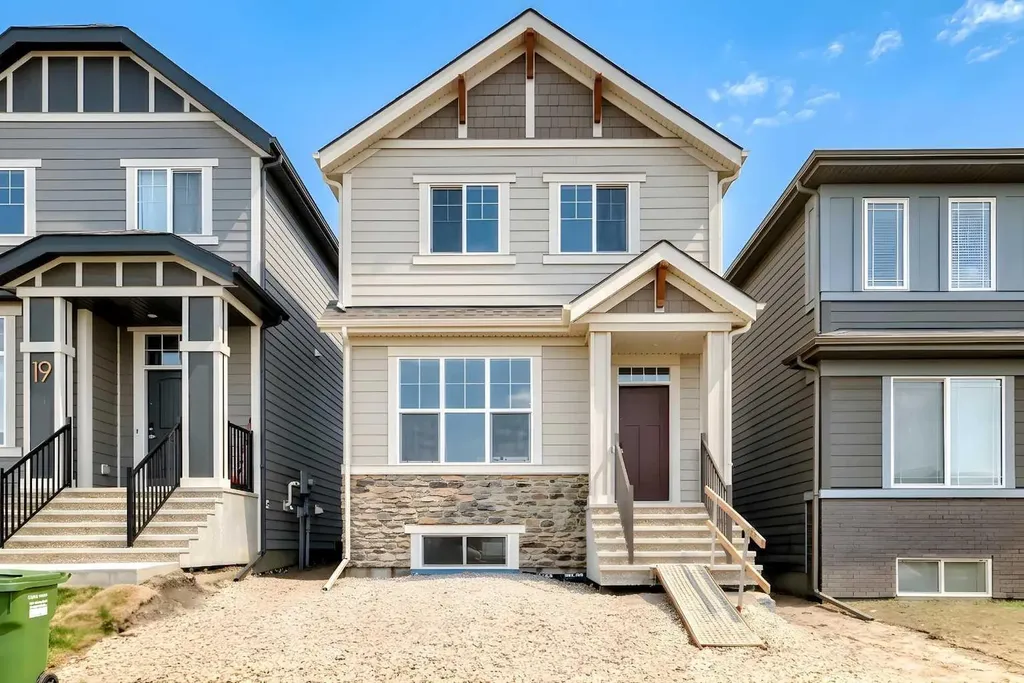 23 Magnolia Street SE Calgary AB T3M 4C8