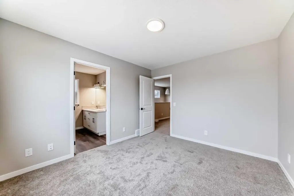 23 Magnolia Street SE Calgary AB T3M 4C8